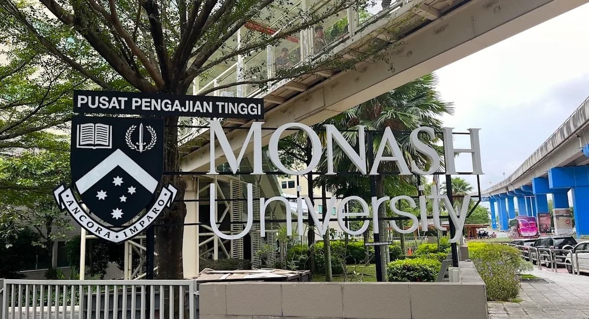 Monash大学生に質問です!